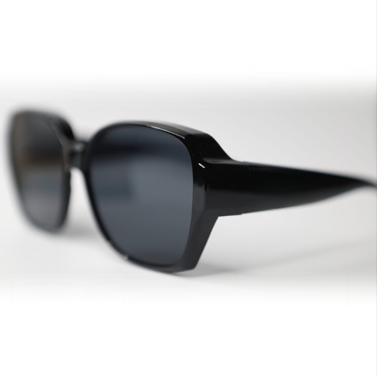 Sichtklar® – Die ultraleichte Überbrille mit polarisierten Gläsern